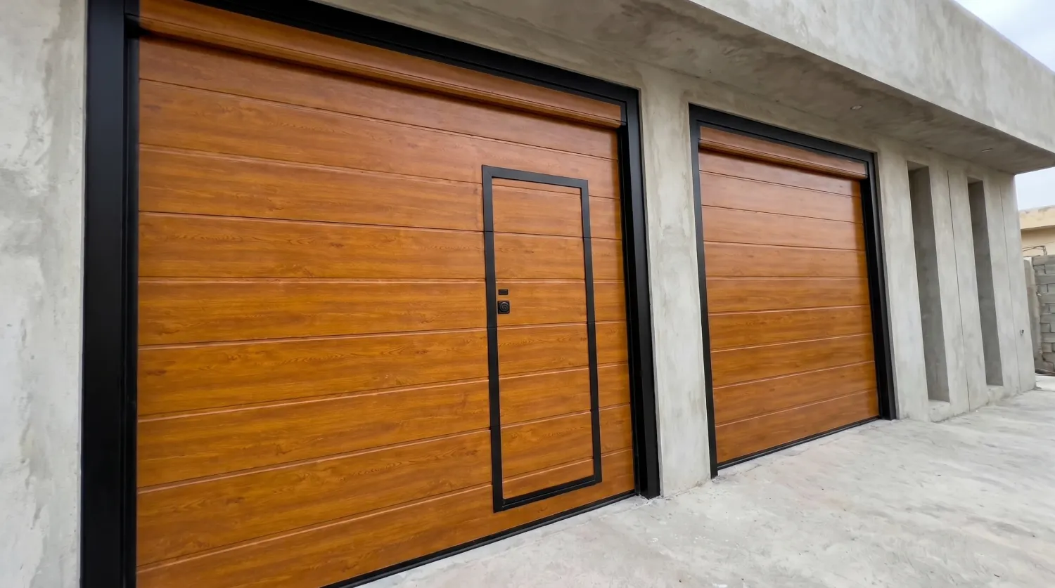 Proyecto de puerta seccional instalado por Serindmet